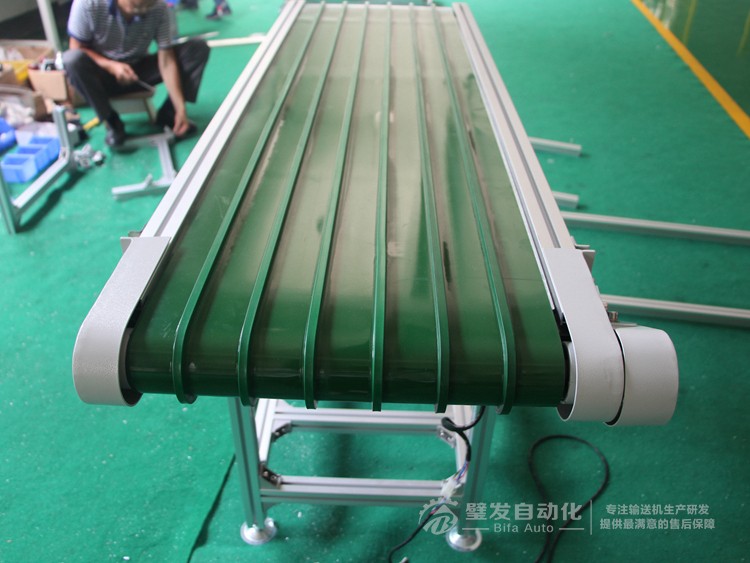 皮帶面加多導(dǎo)條皮帶標(biāo)準(zhǔn)小型輸送機
